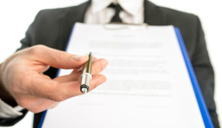Lavoro: in aumento i contratti a termine